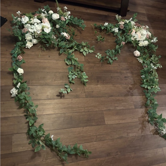 Lings Moments Dusty Rose and Cream arch flowers - Picture 3 of 3